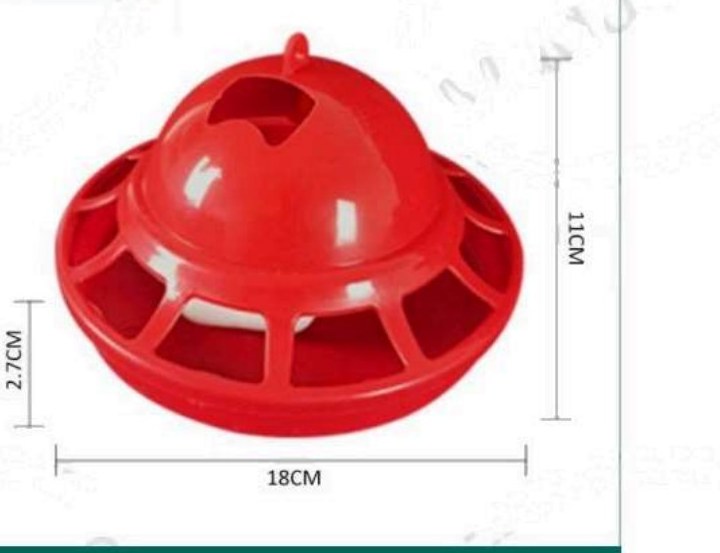 Bebedero para crías M054